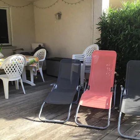 Апартаменти Appt T2 Standing Avec Piscine Et Terrasse *